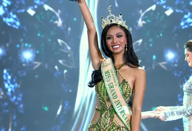 Nguoi dep Brazil dang quang Hoa hau Hoa binh Quoc te 2022-Hinh-12