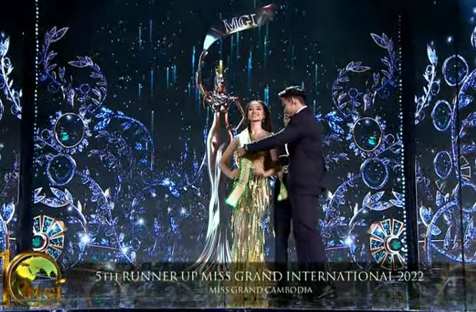 Nguoi dep Brazil dang quang Hoa hau Hoa binh Quoc te 2022-Hinh-2