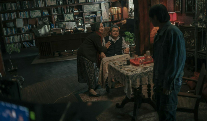 Ninh Duong Lan Ngoc am anh khi tu tay dot nha dong phim