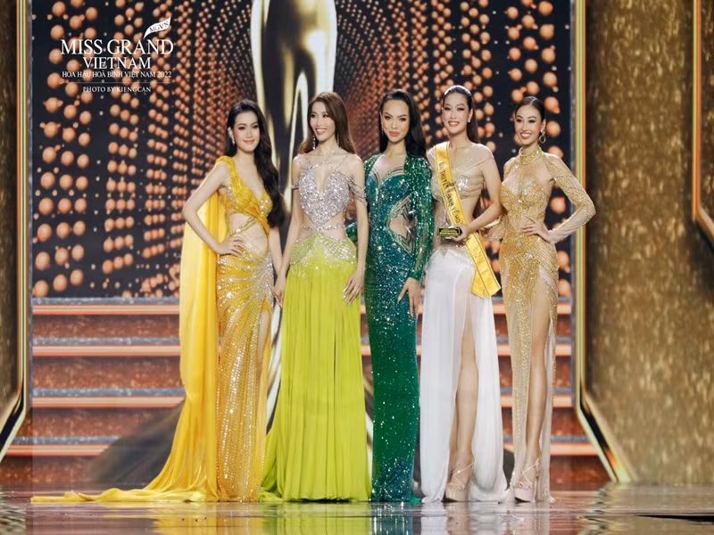 Một số khán giả tỏ ra khó hiểu việc giám khảo Kiều Loan đưa ra câu hỏi hóc búa trong một cuộc thi hoa hậu. Ảnh: Miss Grand Vietnam