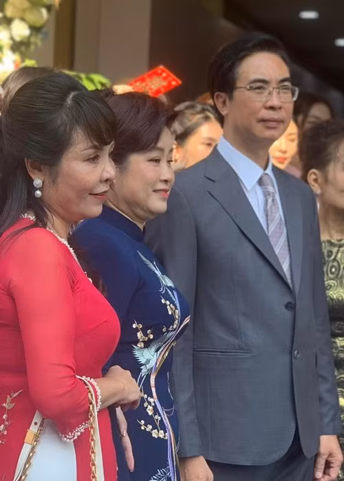 Ông Đỗ Ngọc Giao - bố Hoa hậu Đỗ Mỹ Linh chia sẻ trên Tiền Phong: "Hai con đã quen biết từ lâu và suy nghĩ chín chắn trước khi đưa ra quyết định kết hôn. Tôi rất vui khi hai con yêu thương nhau và đều là người hướng về gia đình". Ảnh: Tiền Phong