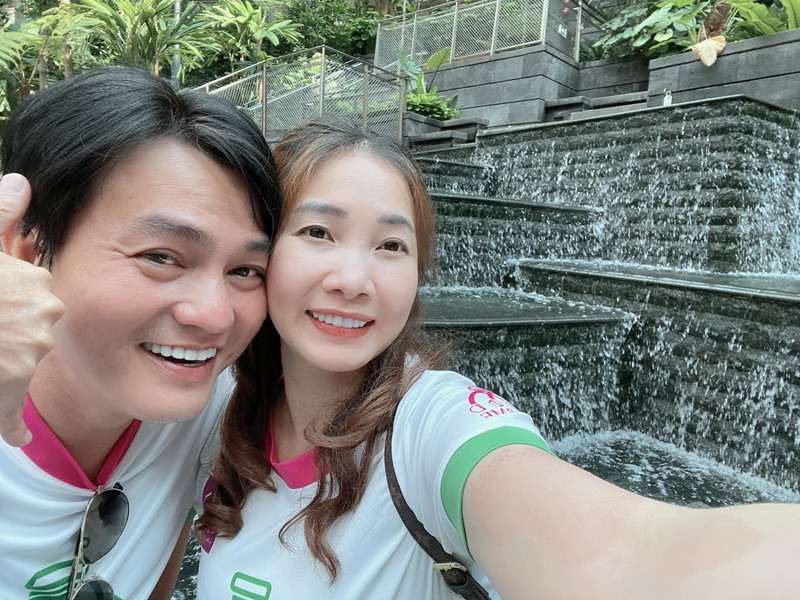 "Vợ chồng tôi cũng mong con lắm nhưng tôi không bị áp lực về chuyện này. Với tôi, con cái là duyên trời cho nên cứ để thoải mái", "cậu Ba" của "Tiếng sét trong mưa" bày tỏ.