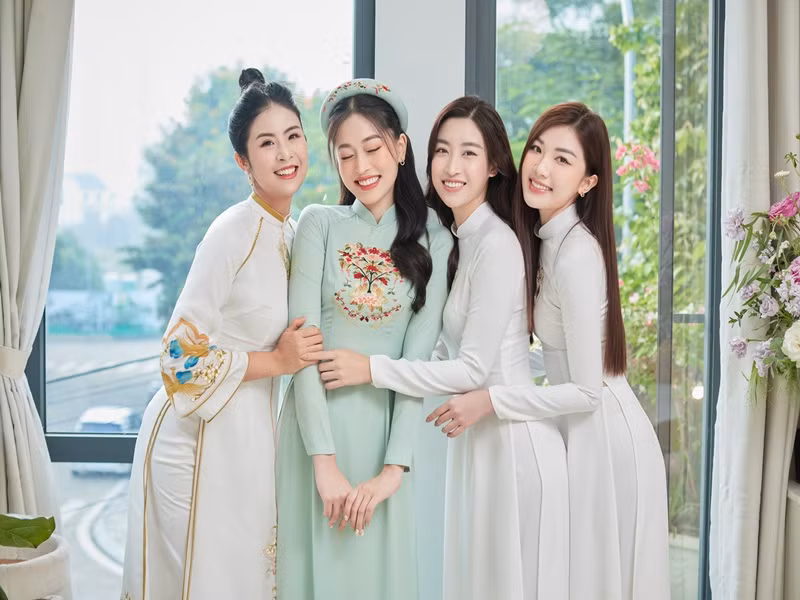 Nàng á hậu hút mọi ánh nhìn bên Hoa hậu Ngọc Hân và dàn phù dâu.