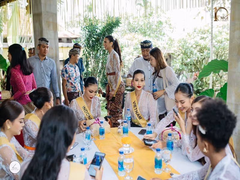 Đại diện Việt Nam lọt ống kính ban tổ chức nhờ vẻ ngoài rạng rỡ. Ảnh: Miss Grand International