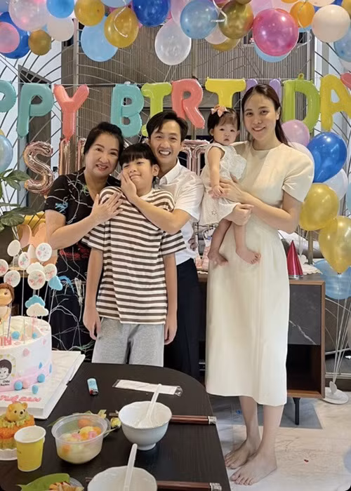 Đàm Thu Trang được mẹ chồng đại gia quý mến. Ảnh: FBNV