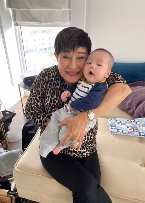 Mới đây, khi Đàm Vĩnh Hưng công khai con trai Polo, bà Liên Phạm đăng tải hình ảnh bên nhóc tì này.