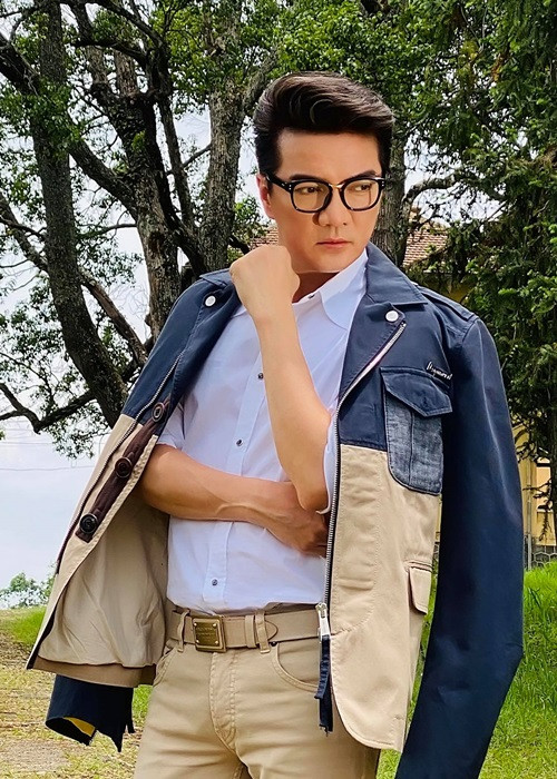 Khán giả chưa bao giờ thấy Đàm Vĩnh Hưng công khai hẹn hò với ai. Chính vì vậy, mỗi lần nam ca sĩ chia sẻ về chuyện tình cảm đều thu hút sự quan tâm của người hâm mộ.