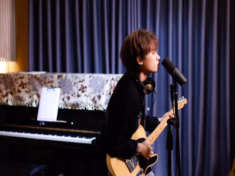 Tháng 8/2021, Jack vướng scandal lớn nhất trong sự nghiệp. Anh bị 2 tình cũ T.V và Thiên An tố lăng nhăng. Thiên An khẳng định trong thời gian cô mang bầu con chung, Jack vẫn qua lại với 2-3 cô gái khác. Thiên An chỉ phát hiện sự thật sau khi các tình cũ của Jack liên lạc với cô. Theo Thiên An, các cô gái này cũng không biết việc bị lừa dối. Ảnh: Fanpage