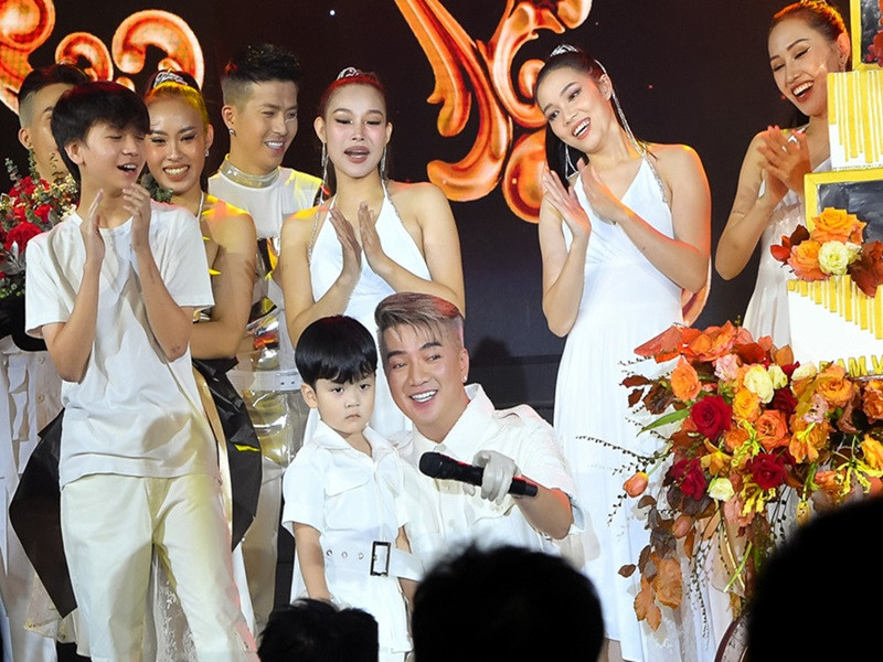 "Ông hoàng nhạc Việt" không còn giấu kín thông tin có con bởi anh ám ảnh trước câu nói của một người em "Đứa bé có quyền được thừa nhận". Ảnh: Vietnamnet