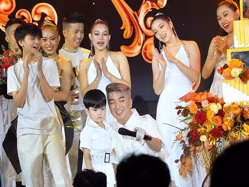 "Ông hoàng nhạc Việt" không còn giấu kín thông tin có con bởi anh ám ảnh trước câu nói của một người em "Đứa bé có quyền được thừa nhận". Ảnh: Vietnamnet