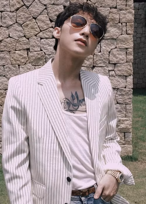 Mang antifan “tre ranh”, Son Tung di vao vet xe do cua loat sao