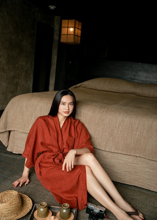 Người đẹp Dương Mỹ Linh được bạn trai hỗ trợ việc kinh doanh ẩm thực bởi doanh nhân Tôn Bảo Anh làm chủ chuỗi nhà hàng ở Mỹ.