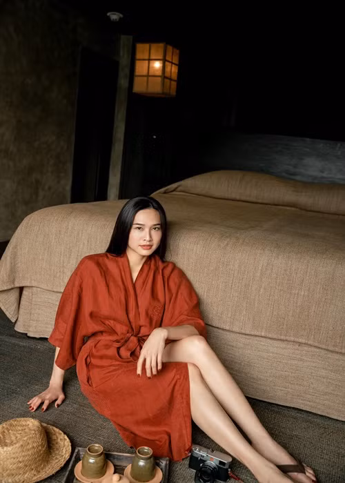 Người đẹp Dương Mỹ Linh được bạn trai hỗ trợ việc kinh doanh ẩm thực bởi doanh nhân Tôn Bảo Anh làm chủ chuỗi nhà hàng ở Mỹ.