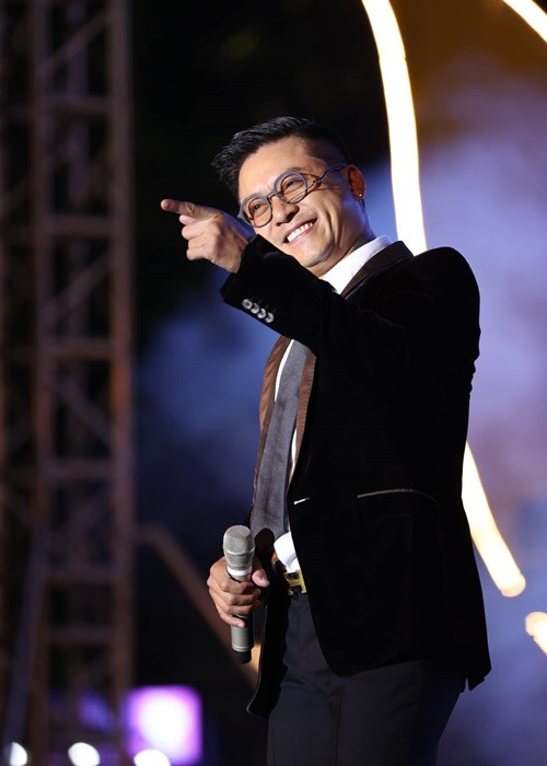 Cát sê của Tuấn Hưng dao động ở mức 70 triệu đến 100 triệu. Ảnh: FBNV