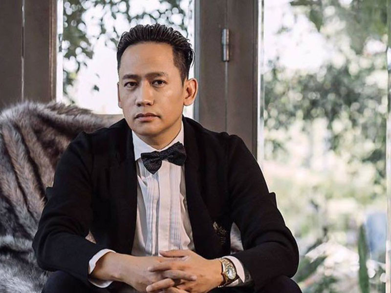 Theo lời giọng ca “Kiếp đỏ đen”, vào thời kỳ hoàng kim anh kiếm được 100 triệu đồng trong một đêm đi hát. Ảnh: Zing