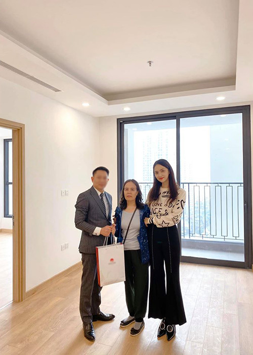 Tháng 1/2020, Hương Giang Idol mua căn hộ cao cấp khoảng 2,5 tỷ tặng mẹ nhân dịp sinh nhật. Ảnh: FBNV