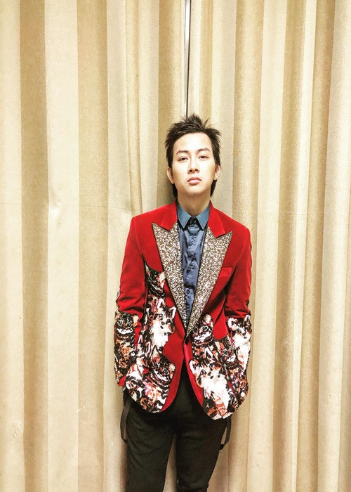 Năm 2018, con nuôi Hoài Linh bất ngờ thông báo tạm nghỉ hát 2 năm vì lý do sức khỏe. Ảnh: Fanpage