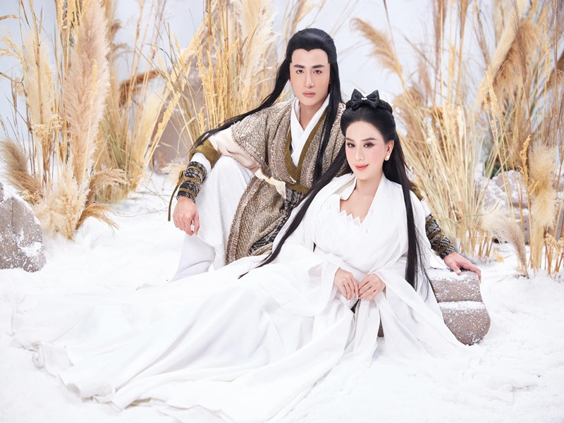 Song Duy được nhiều người nhắc đến với danh xưng trợ lý của Lâm Khánh Chi.