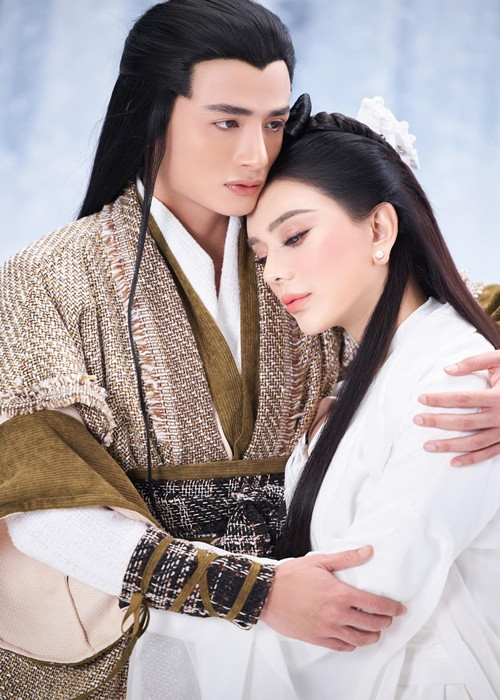 Lâm Khánh Chi - Song Duy có nhiều khoảnh khắc tình tứ.