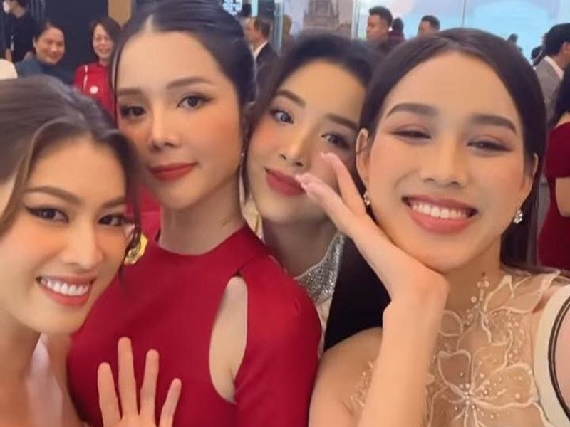 Dàn hậu: Đỗ Thị Hà, Ngọc Thảo, Thúy An dự đám cưới Hoa hậu Đỗ Mỹ Linh. Ảnh: Thể thao văn hóa