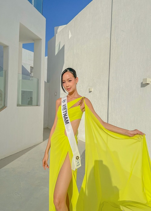 Trong chặng đua cuối cùng, Bảo Ngọc liên tục mặc gợi cảm để gây ấn tượng.