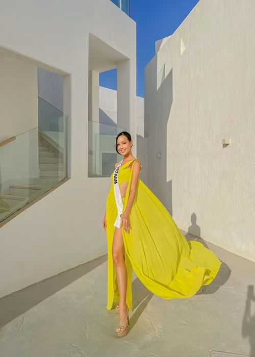 Bao Ngoc mac ho bao o Hoa hau Lien luc dia 2022