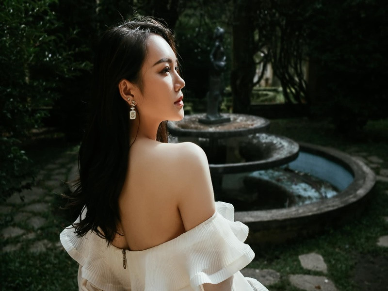 Ngọc Thạch không hoạt động nghệ thuật sau khi lấy chồng. Tuy nhiên, cuộc sống của cô vẫn nhận được sự quan tâm của nhiều khán giả. Ảnh: FBNV