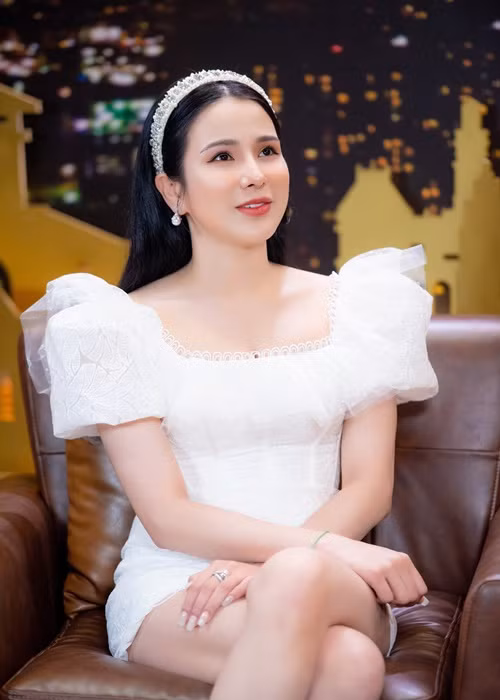 Mới đây, tham gia tập 9 chương trình The Khang show, Diệp Lâm Anh chia sẻ, gần 1 năm trước, cô phát hiện Đức Phạm có mối quan hệ ngoài luồng với "người không xa lạ". Ảnh: Vietnamnet