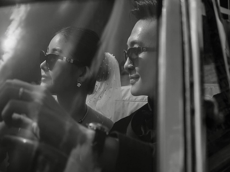 Trên trang cá nhân, Phan Tô Ny - hôn phu của Lê Âu Ngân Anh vừa khoe ảnh cưới.