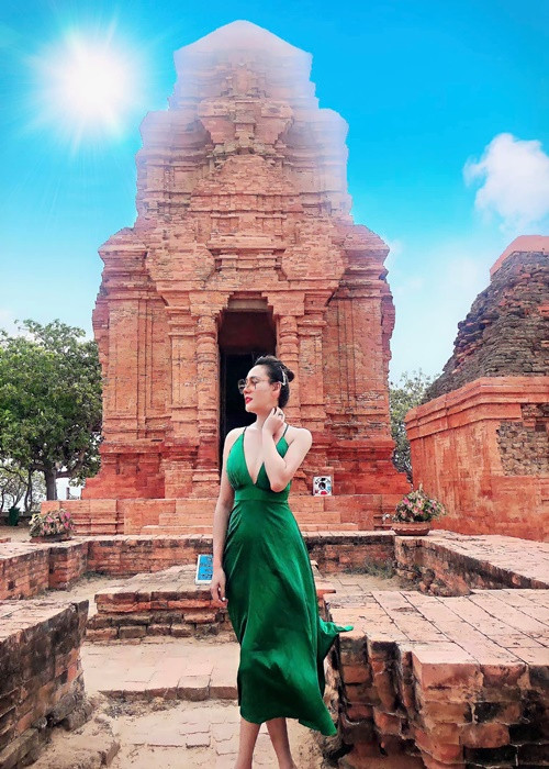 Trước "Hành trình công lý", Huyền Trang từng đóng chung với Việt Anh trong phim "Chỉ có thể là yêu" lên sóng 10 năm trước. Ảnh: FBNV