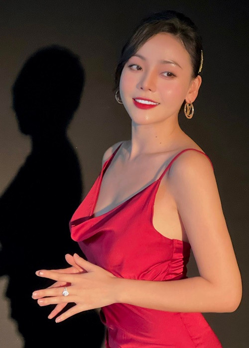 Trên Vietnamnet, Huyền Trang cho biết, ngoài tập 1, cô và Việt Anh còn có nhiều cảnh nóng trong các tập khác. Ảnh: FBNV