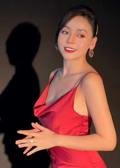 Trên Vietnamnet, Huyền Trang cho biết, ngoài tập 1, cô và Việt Anh còn có nhiều cảnh nóng trong các tập khác. Ảnh: FBNV