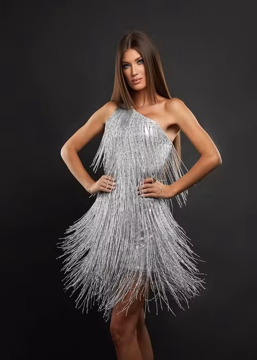 Chân dài 27 tuổi có vóc dáng quyến rũ, nóng bỏng. Ảnh: Instagram nhân vật