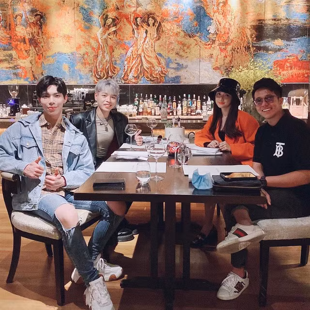 Yeu duoc Hoa hau nhung Matt Liu phai danh doi dieu quy gia nay-Hinh-4