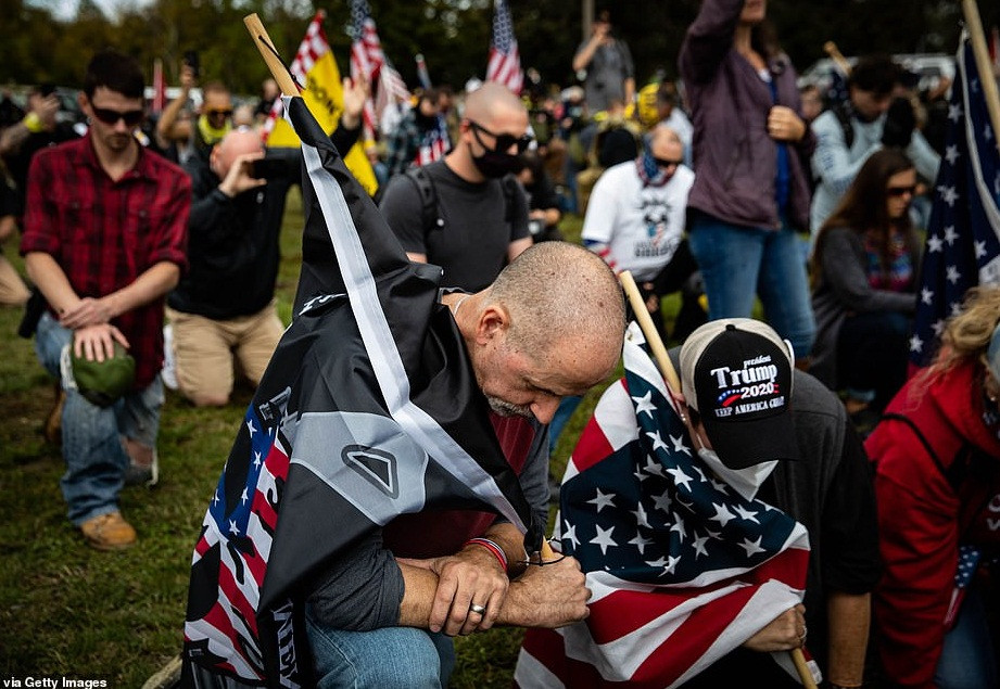 Dư luận đặt câu hỏi, liệu cuộc tranh luận đầu tiên giữa Tổng thống Trump và ông Joe Biden vừa qua có khiến cử tri Mỹ thay đổi quyết định trong cuộc bầu cử tổng thống Mỹ vào tháng 11 tới hay không?