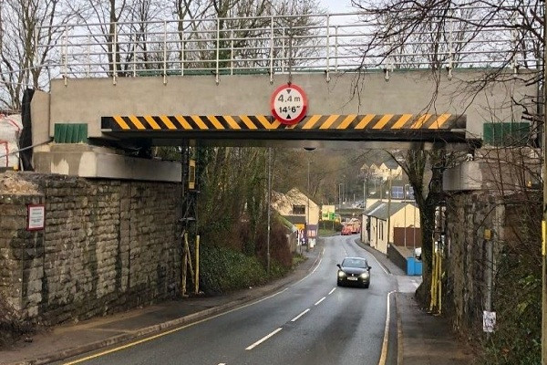 Sap cau vuot o ngoai o Moscow, hon 50 nguoi bi thuong