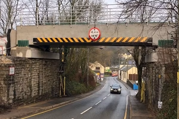 Sap cau vuot o ngoai o Moscow, hon 50 nguoi bi thuong