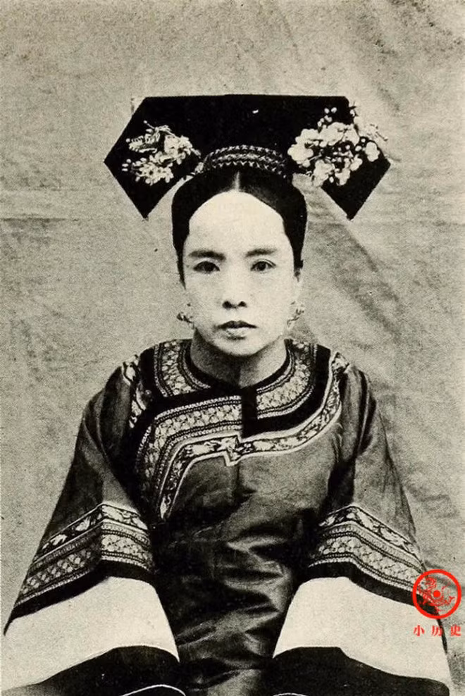 Nhan sac that cua cac vi Phuc tan, Cach cach nha Thanh-Hinh-3