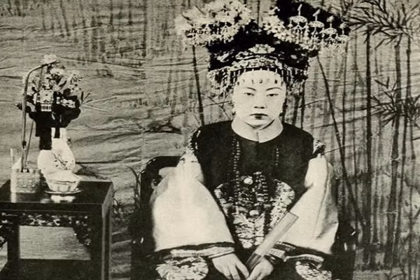 Nhan sac that cua cac vi Phuc tan, Cach cach nha Thanh-Hinh-2