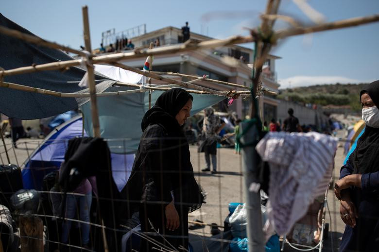 Trước khi bị cháy rụi, trại tị nạn Moria là nơi sinh sống của khoảng 12.000 di dân, chủ yếu đến từ Syria, Afghanistan và Iraq,...