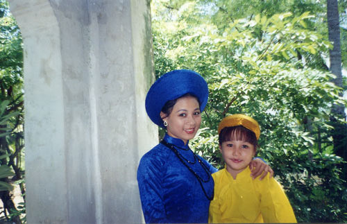 Diem My 9x bi “dao xoi” loat anh cu dung canh sao than tuong-Hinh-9