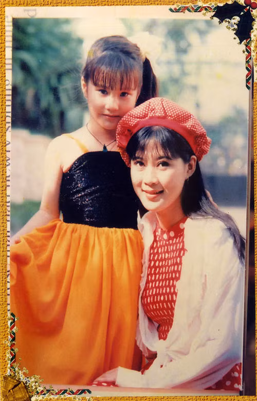 Diem My 9x bi “dao xoi” loat anh cu dung canh sao than tuong-Hinh-4