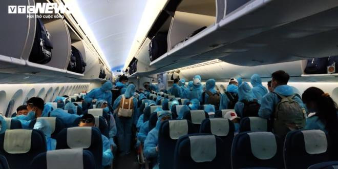 Hành khách được yêu cầu ngồi đúng số ghế, không di chuyển nếu không có nhu cầu cần thiết. Tại kỳ hội thao năm nay, Đội tuyển Xe tăng Quân đội nhân dân Việt Nam đã thi đấu xuất sắc và giành Huy chương Vàng của bảng 2 cuộc thi "Xe tăng hành tiến". Điều này đồng nghĩa với việc Đội tuyển Xe tăng QĐND Việt Nam chính thức "thăng hạng" lên bảng 1, và sẽ cùng tranh tài với các đội tuyển mạnh của Nga, Belarus, Trung Quốc,… tại kỳ hội thao năm sau.