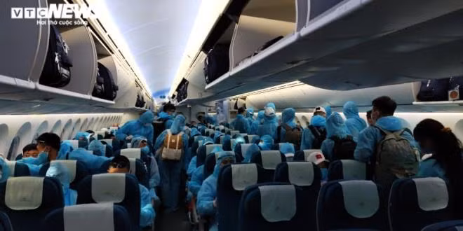 Đoàn thể thao dự Army Games trên 'siêu máy bay' của Vietnam Airlines - Hình 6 Doan the thao du Army Games tren 'sieu may bay' cua Vietnam Airlines-Hinh-6