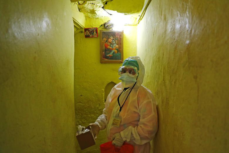 An Do quay cuong vi COVID-19, ca mac moi trong ngay cao ky luc-Hinh-5