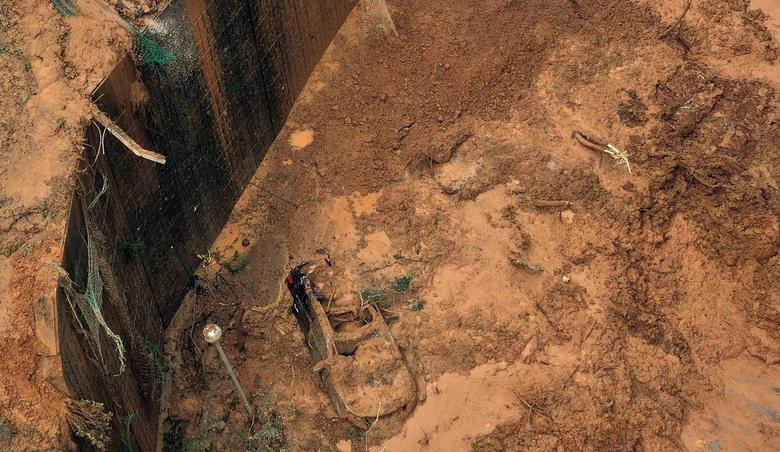 Gió mạnh khiến nhiều cây cối cũng như đèn giao thông trong và xung quanh thành phố Busan bị bật gốc. Ngoài ra, hơn 1.600 người tại Hàn Quốc đã được sơ tán để đảm bảo an toàn và khoảng 20.000 hộ gia đình rơi vào cảnh mất điện.