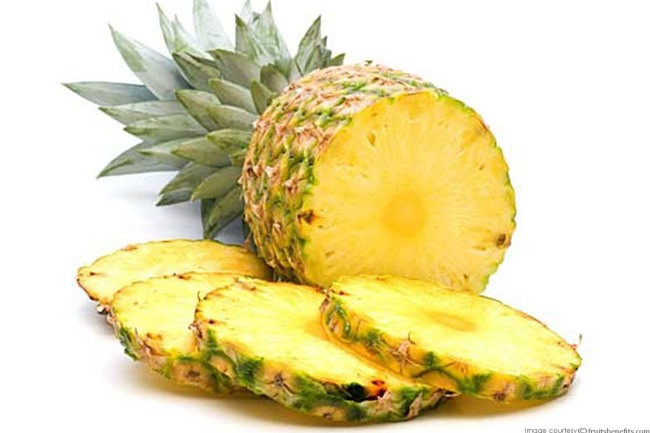 Dứa: Dứa là một nguồn dồi dào các enzim tiêu hóa protein có tên Bromelein. Dứa cũng được chứng minh giúp giảm viêm cơ, khiến nó trở thành một món tráng miệng tuyệt vời cho bữa ăn sau buổi tập.