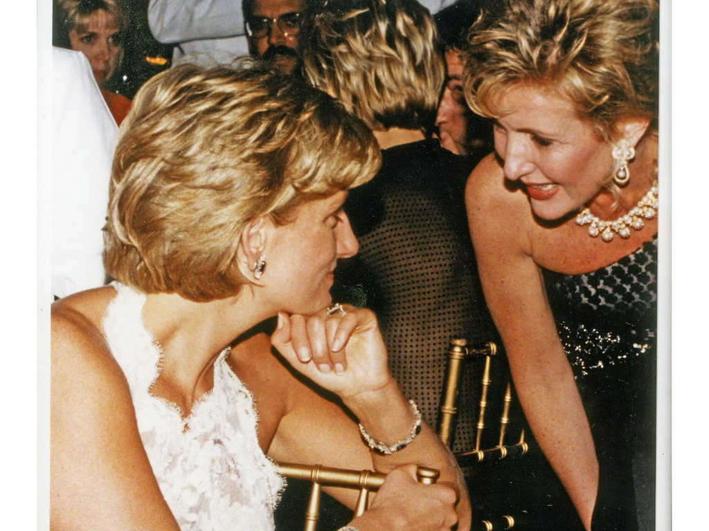 Chan dung nu Dai su My la bang huu lau nam cua ong Trump-Hinh-8