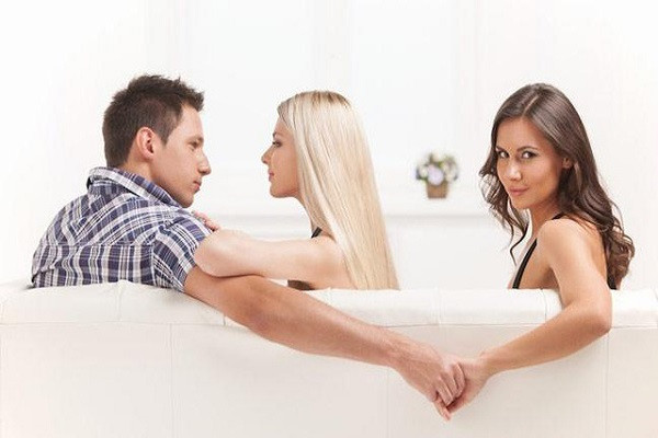 Vo dep gioi giang ma chong van ngoai tinh-Hinh-2