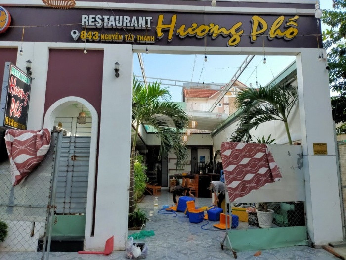 Đà Nẵng: Nhà hàng dọn dẹp chờ đón khách sau thời gian dài chống dịch - Hình 4 Da Nang: Nha hang don dep cho don khach sau thoi gian dai chong dich-Hinh-4